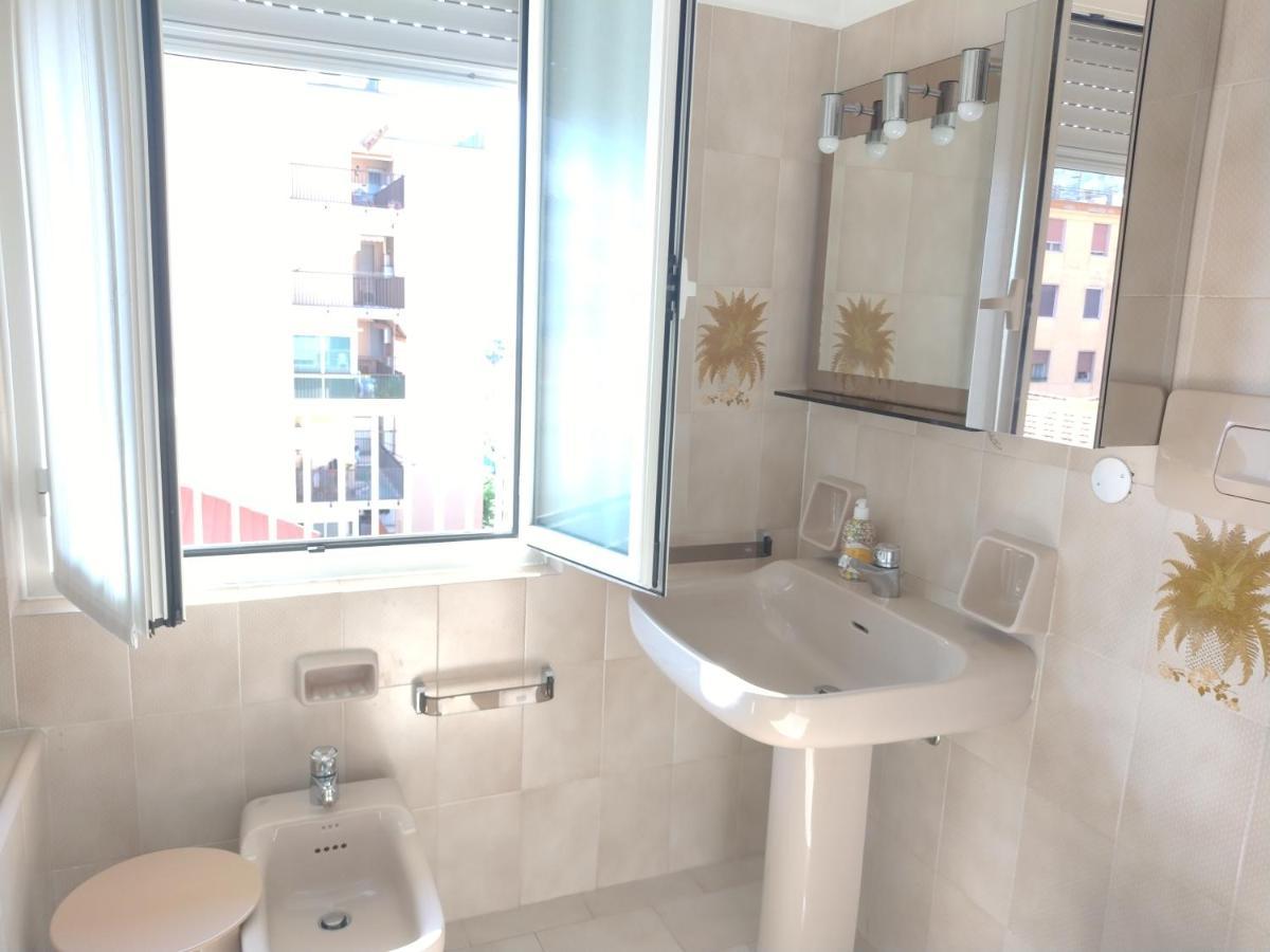 Casa Fronte Mare Lägenhet Ventimiglia Exteriör bild