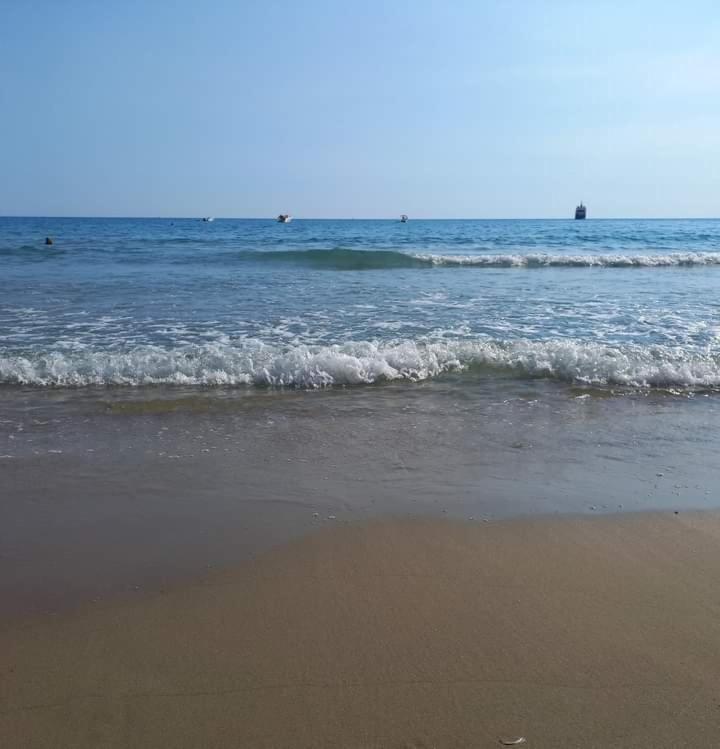 Casa Fronte Mare Lägenhet Ventimiglia Exteriör bild
