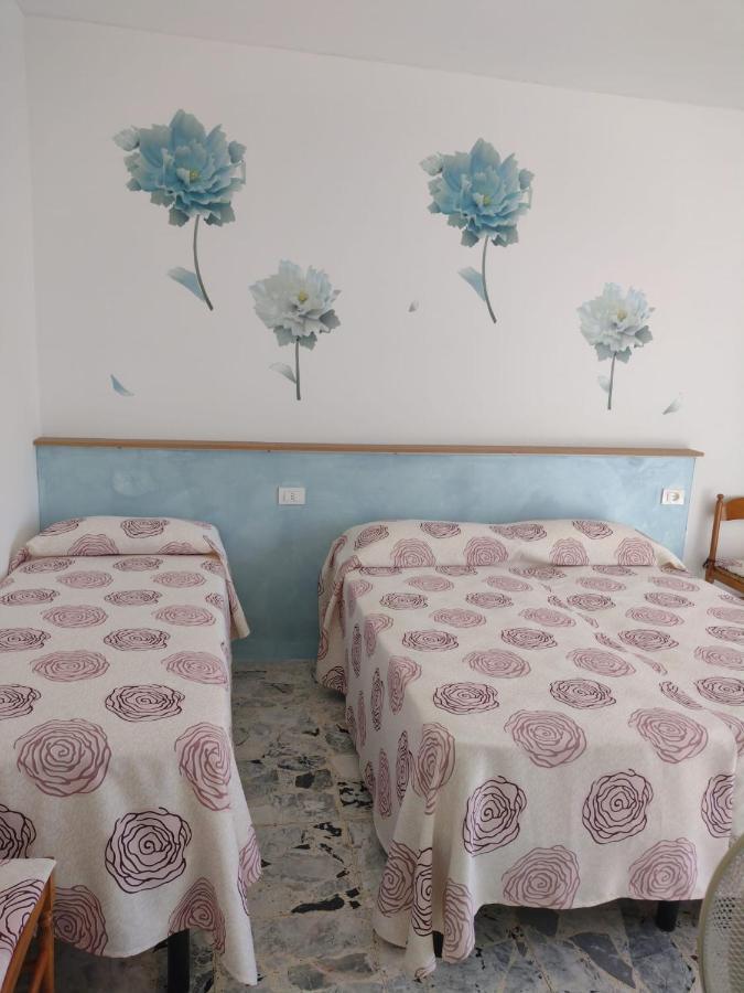 Casa Fronte Mare Lägenhet Ventimiglia Exteriör bild